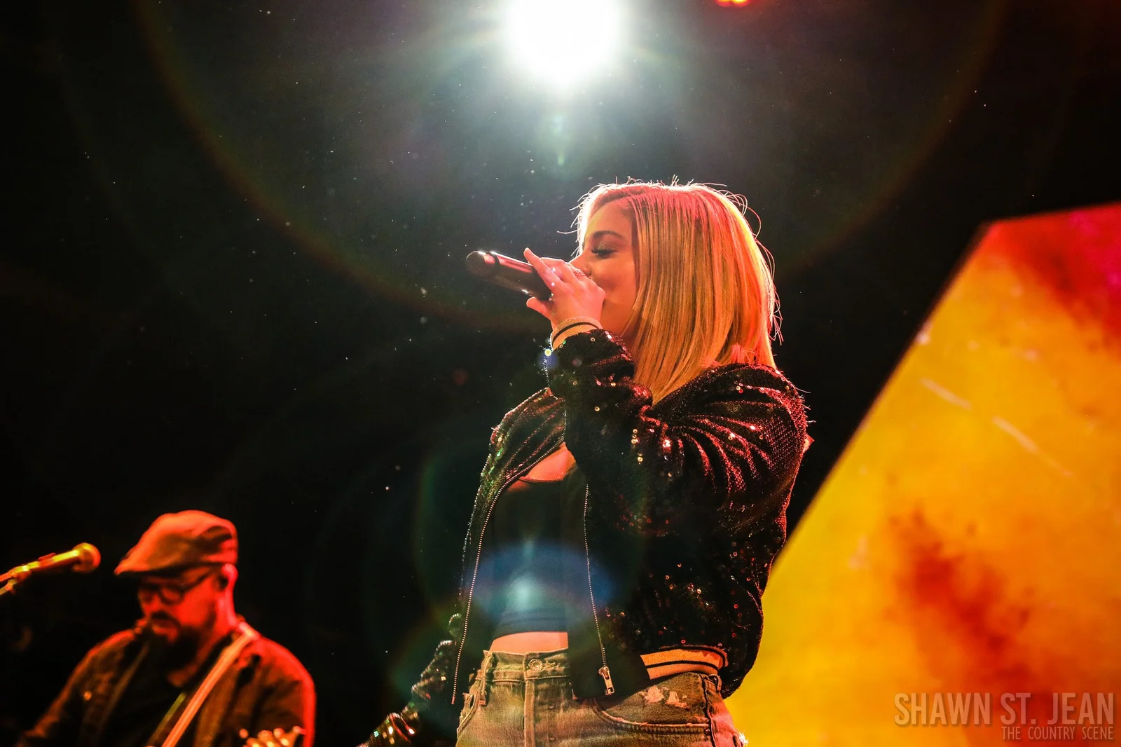 Lauren Alaina live performance